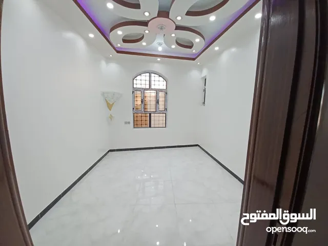 213 m2 5 Bedrooms Apartments for Sale in Sana'a Hayi AlShabab Walriyada