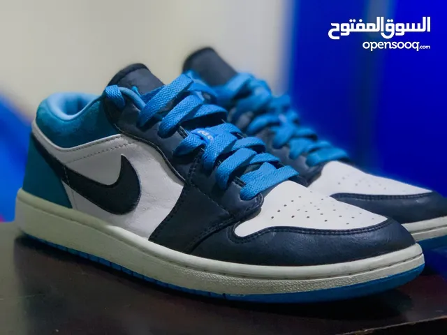 nike air jordan 1 low laser blue