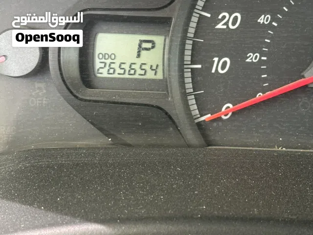 2011 تويوتا سيينا LE