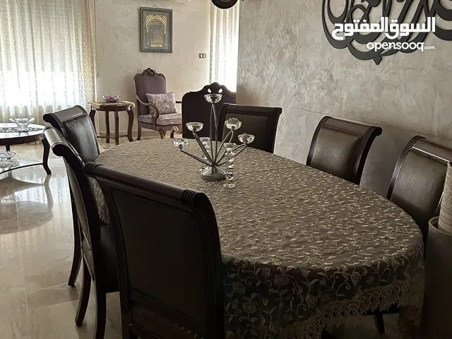 طاولة صفرة خشب زان قشرة اللوز مع 8 كراسي + طقم 3 طولات زجاج + طقم 3 طاولات خشب