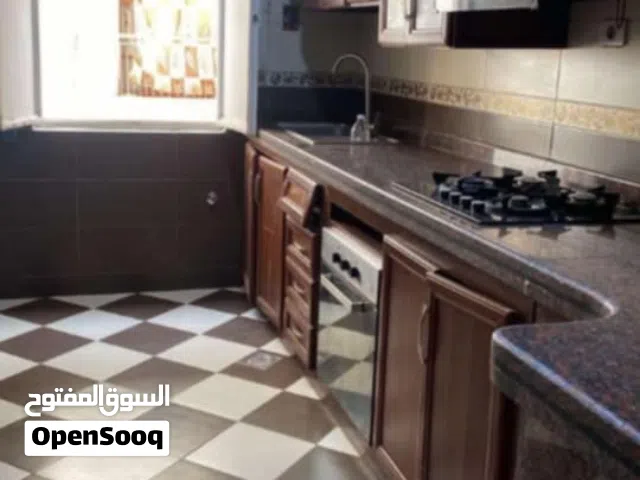 الوسيط لدينا شقة دور الاول مكان الظهرة  العمولة الوسيط اقرا تحت