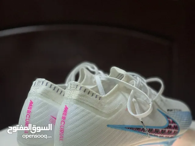 43 Casual Shoes in Al Dakhiliya