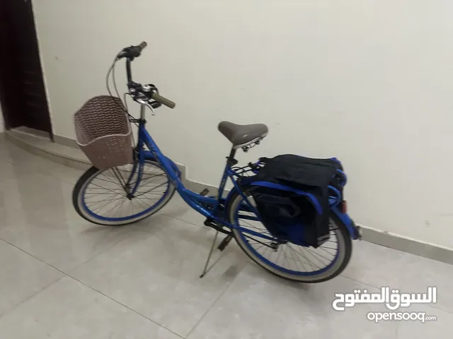 City bike like new   with lots of extra accessories