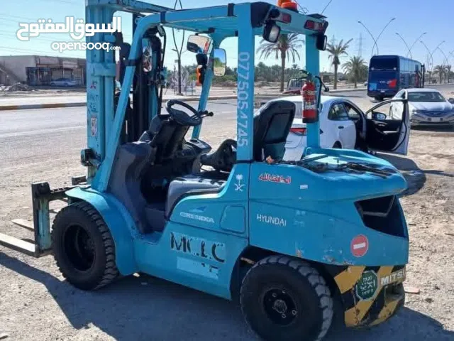 تأجير رافعة شوكية تحميل وتنزيل جميع انواع البضاعة