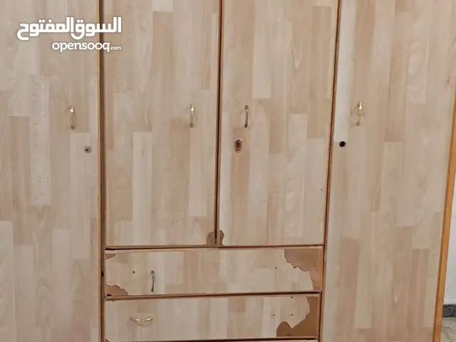 خزانة اربع بواب وثلاث دروج موجود في مادبا
