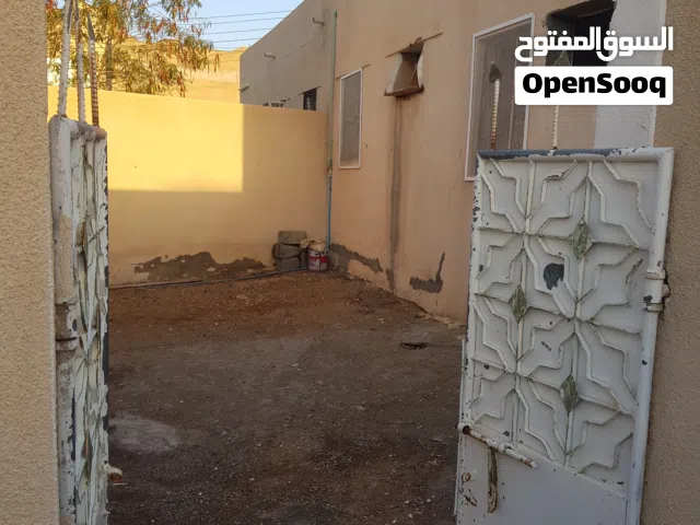 للأيجار شقة أرضية في ولاية عبري ... كاواس