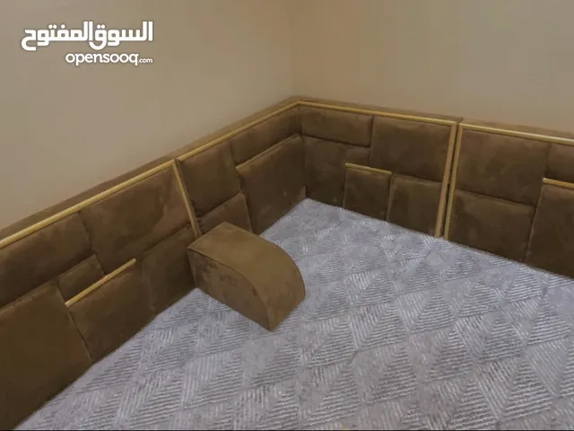 للبيع مساند ظهر كاملة ونظيفة