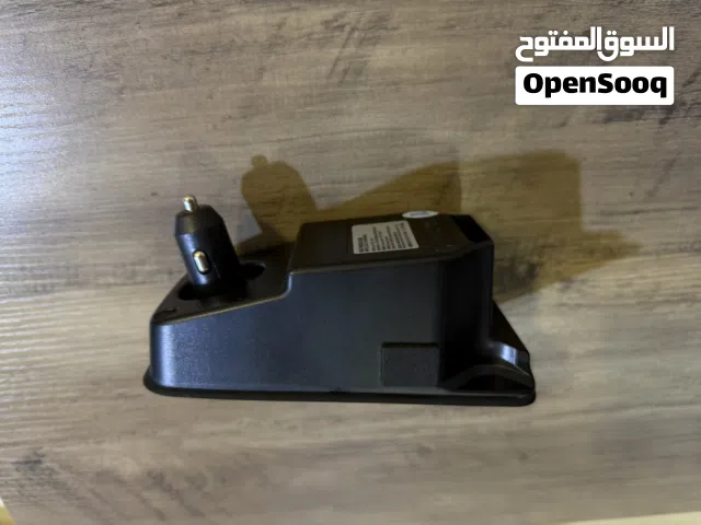 شاحن سيارة لاسلكي مخصص لطرازات فولفو (مثل XC90، XC60، S90، V90، S60، V60). 10-15 واط حسب الموبايل