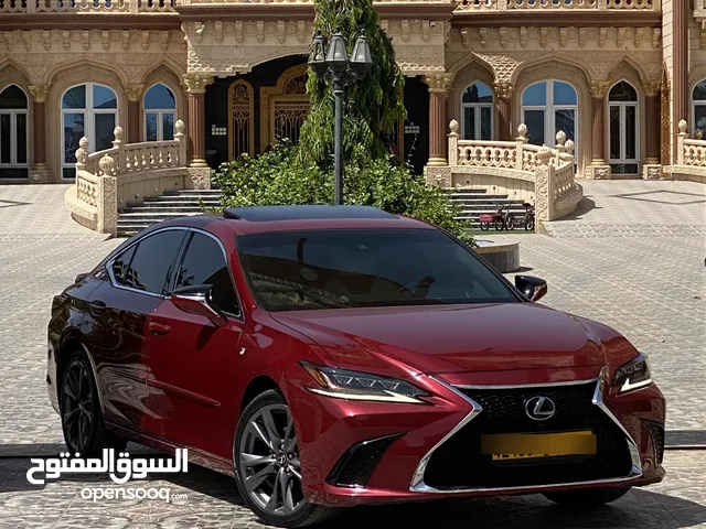 لكزس ES 350-F SPORT بحادث بسيط جدا بنفر فقط واقل ع السوق