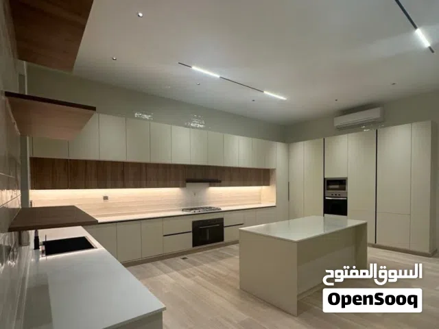 مطابخ وخزاين وجداريات