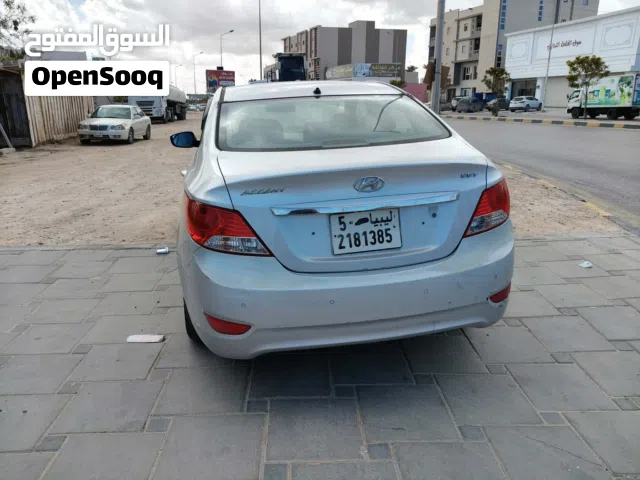 2011 هيونداي اكسنت Limited