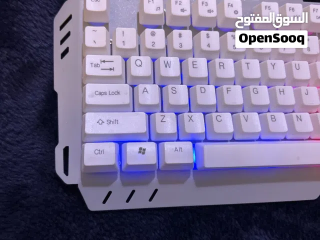 كيبورد قيمنق RGB بسعر خرافي ومعقول مستعمل بحاله الوكاله سعره 12 وقابل للتفاوض بشكل بسيط