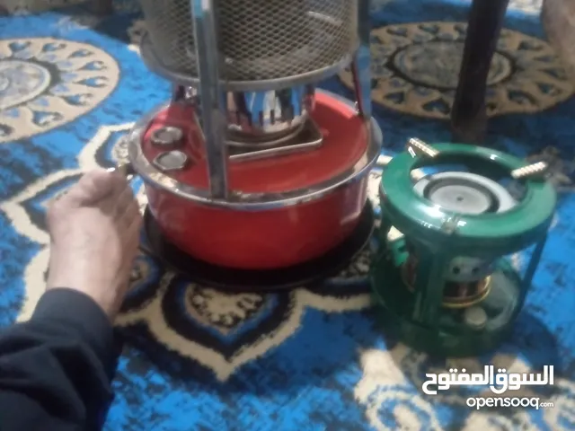 صبت كاز لون احمر نوعيه الاصليه شبه جديده وفي صوبه كاز توفير صغيره تاخذ ب 30 قرش كاز