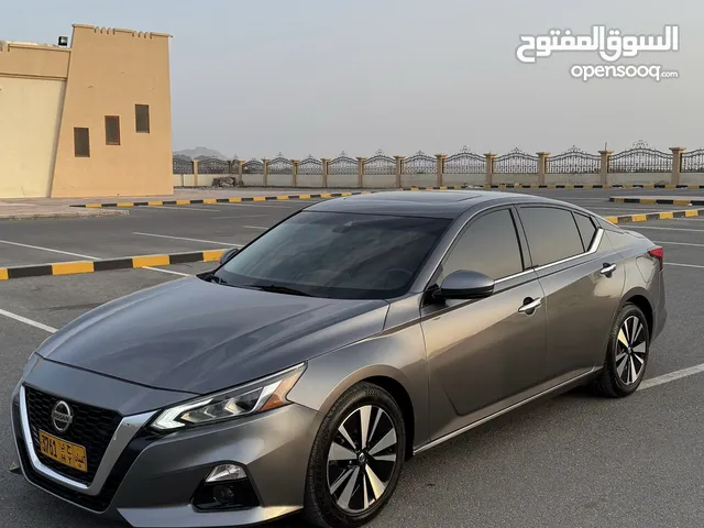 Used Nissan Altima in Al Dakhiliya