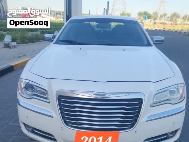 كرايسلر c300 v8 2014 صالون سيدان نظيف بحالة ممتازة مع مواصفات خليجية