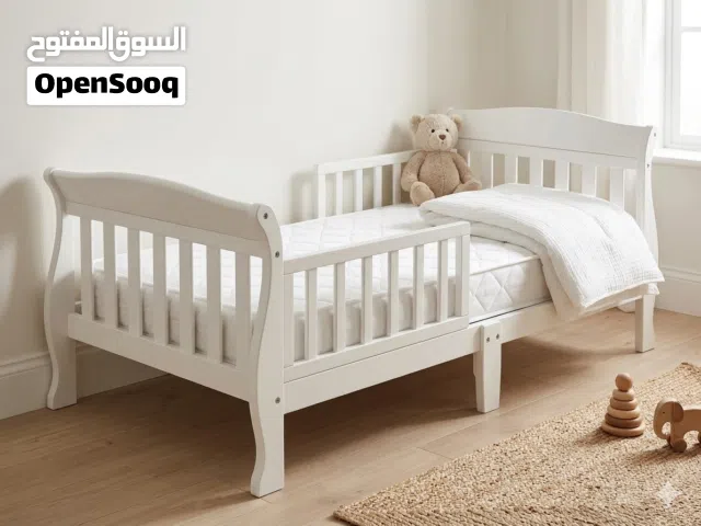 ارجو قراءة التفاصيل ... سرير أطفال خشب ماركة جونيورز