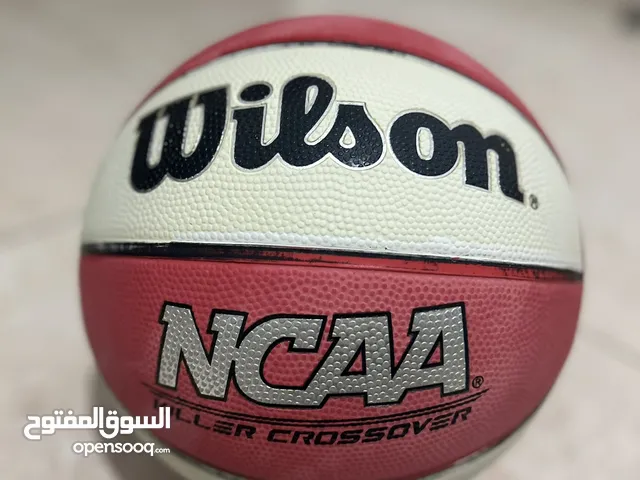 كرة قدم امريكية Miniو كرة سلة Wilson