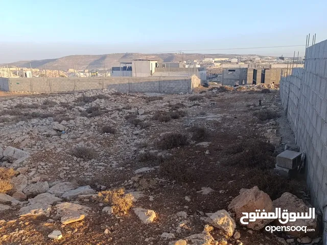 أرض للبيع بمساحة 500م2 طابو سلطة رسمي – جاهزة للتنازل  واصلة جميع الخدمات (ماء، كهرباء، طرق