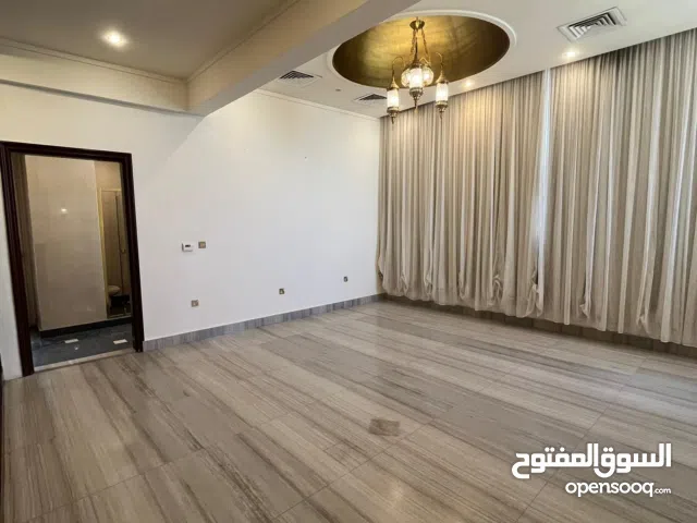 230 m2 3 Bedrooms Apartments for Rent in Hawally Shaab