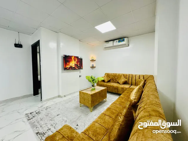 F3 / مقابل مدرسة اكادمية عجمان - غرفتين وصالة - مفروشة فرش جديد - شامل جميع الفواتير - في المويهات 2