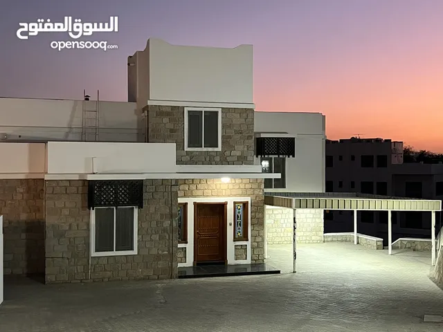 450 m2 More than 6 bedrooms Villa for Rent in Muscat Qurm