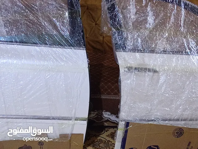 السلام عليكم متوفر ابواب شاهينه الون ابيض صدفي وسافري وبحري مع البطاين وكامل الغراض