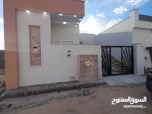 145 m2 4 Bedrooms Townhouse for Rent in Tripoli Ain Zara