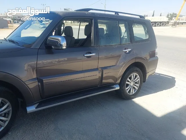 باجيرو 3.8 بحال الشركه دهان الشركه موديل 2014