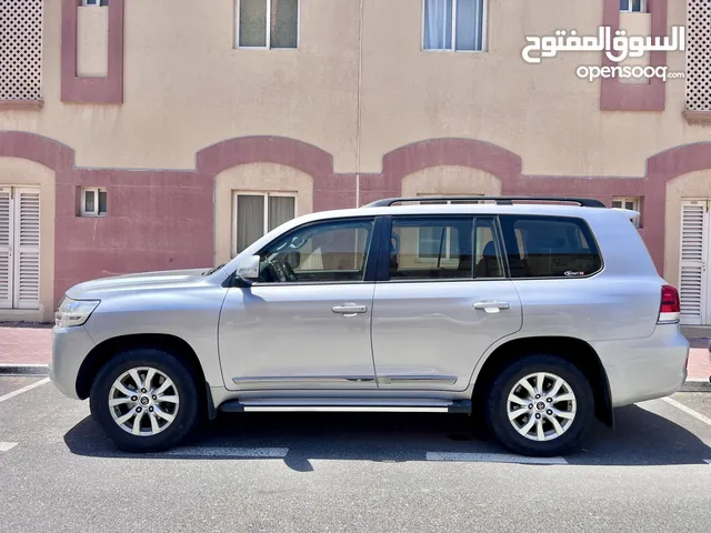 *For Sale: Toyota Land Cruiser V6 (2016) - Excellent Condition* 113,400+ km only