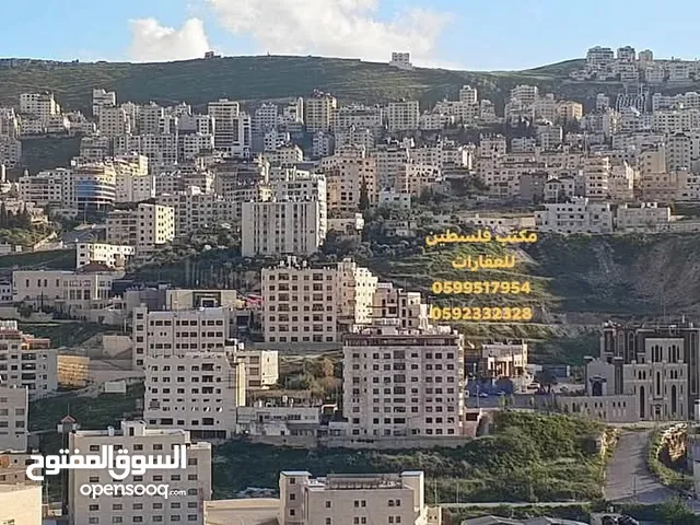 شقة مشطبة غير مفروشة للايجار الشهري في نابلس حي المعاجين اطلالة رائعة متوفر كافة الخدمات ومصعد