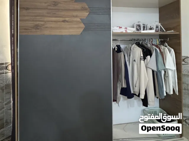 غرفه نوم تركي مكونة من كنتور ا+جربايات الطول + ميز تواليت للبيع مستعجل مكاني البصرة