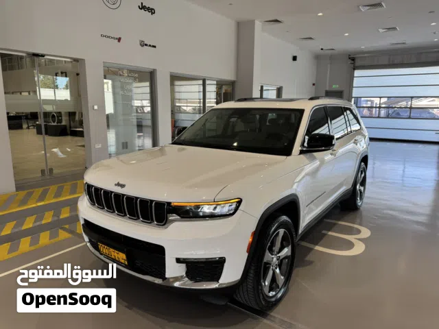 Beautiful Jeep Grand Cherokee L 7-seater