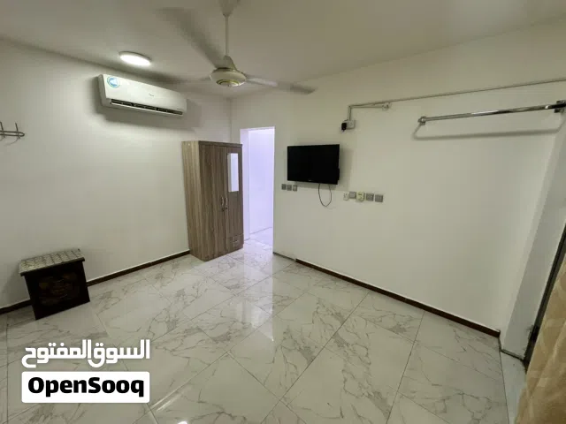 Studio unfurnished in Auzaiba behind Starbucks including bills