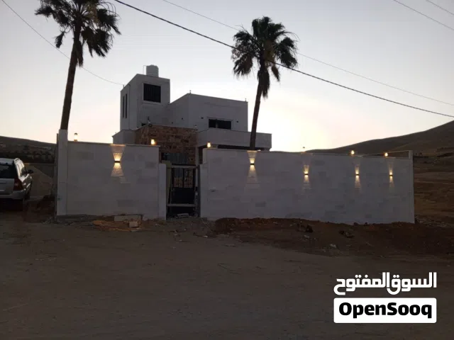 180 m2 3 Bedrooms Villa for Sale in Zarqa Birayn