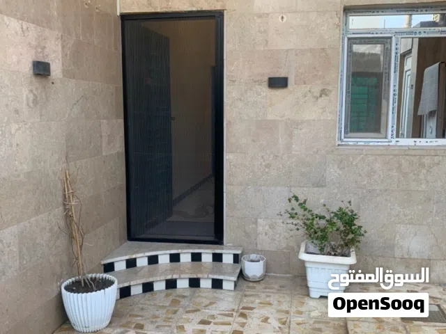 100 m2 3 Bedrooms Townhouse for Sale in Basra Baradi'yah