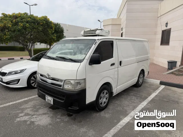 2013 تويوتا هايس Cargo
