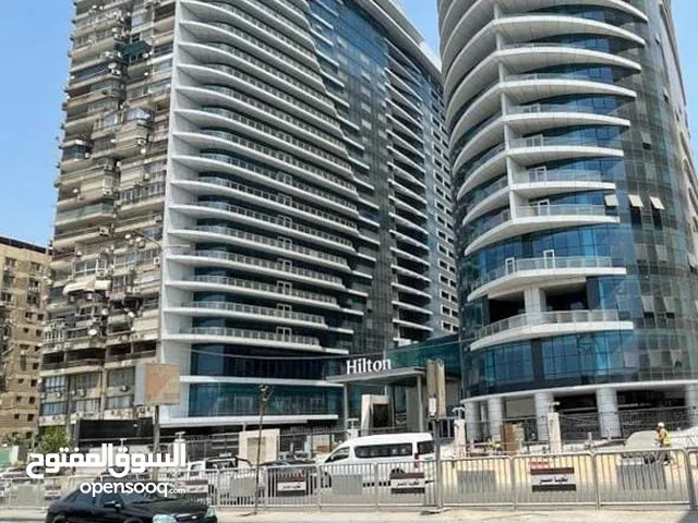 فندق على النيل بالقاهرة