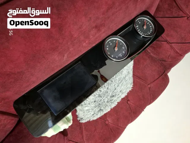 عداد سرعة وشاشة مرسيدس E220 W213.AMJ2017 وطقم تويترات مع هوايات