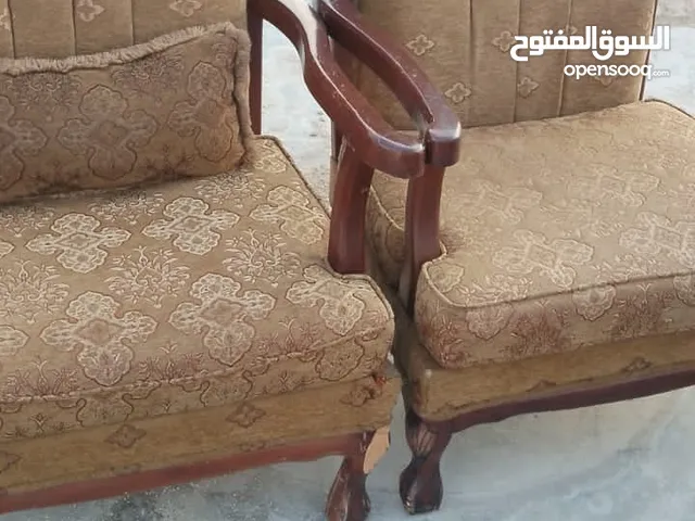 طقم كنب للبيع بحاله ممتازه