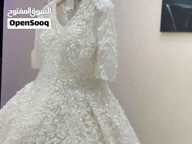 فستان زفاف راقي فخم عروس