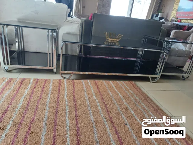 طاولات للبيع
