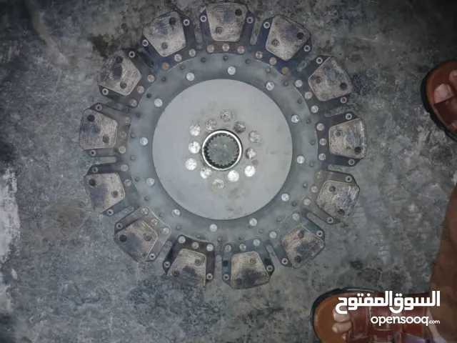 طاقم كامل بحالة الجديد يركب على الكمفيرتاء  ZF