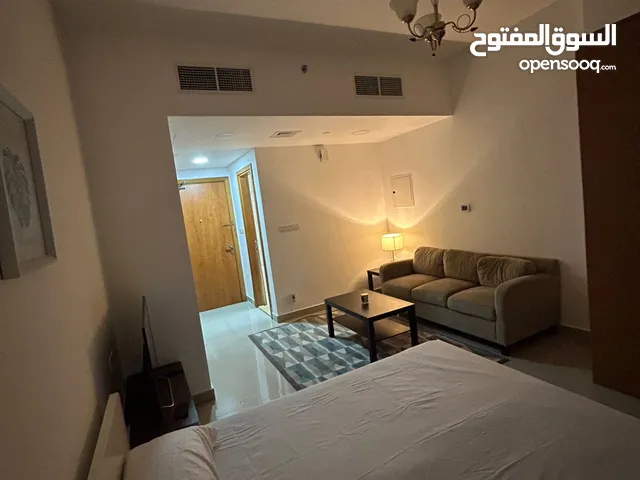 استأجر استديو احلامك قريب من جميع الخدمات بالجميرا 400 قدم مساحه واسعه وسعر لقطه