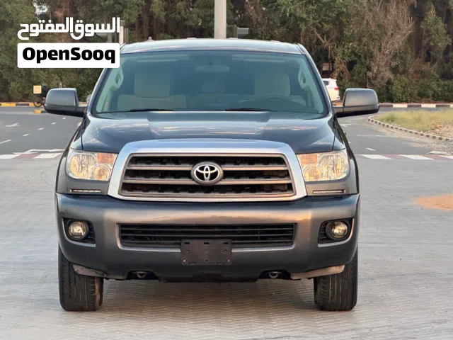 2012 تويوتا سيكويا Standard