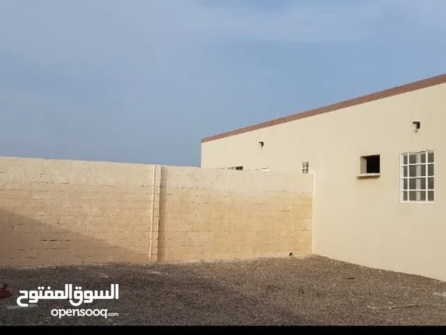 بيت للبيع معى الارض سكني في صناعية صحم