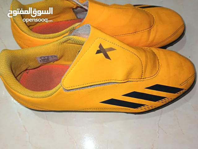 للبيع اديداس بريداتور (استعمال خفيف)