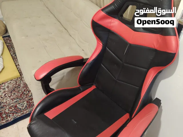 كرسي مكتب وكنبه سرير