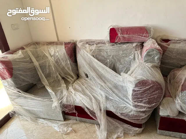 انتريه 12 قطعة + 2 ترابيزة بحالة ممتازة