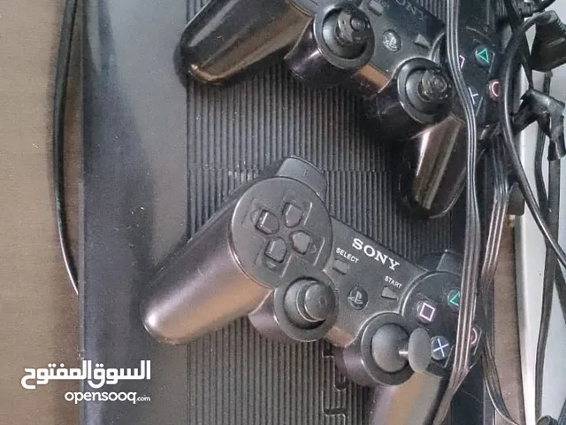 بلاي ستيشن 3 عليها اكثر من 20 لعبه مع وصلاتها معيدين اثنتين النسخه الاصليه