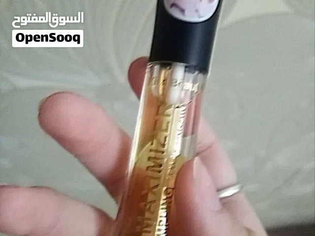 فيلر الشفايف lip maximizer  سيروم ملمع ومعالج و مكبر للشفايف   سيروم عبارة عن ملمع ومعالج شفايف